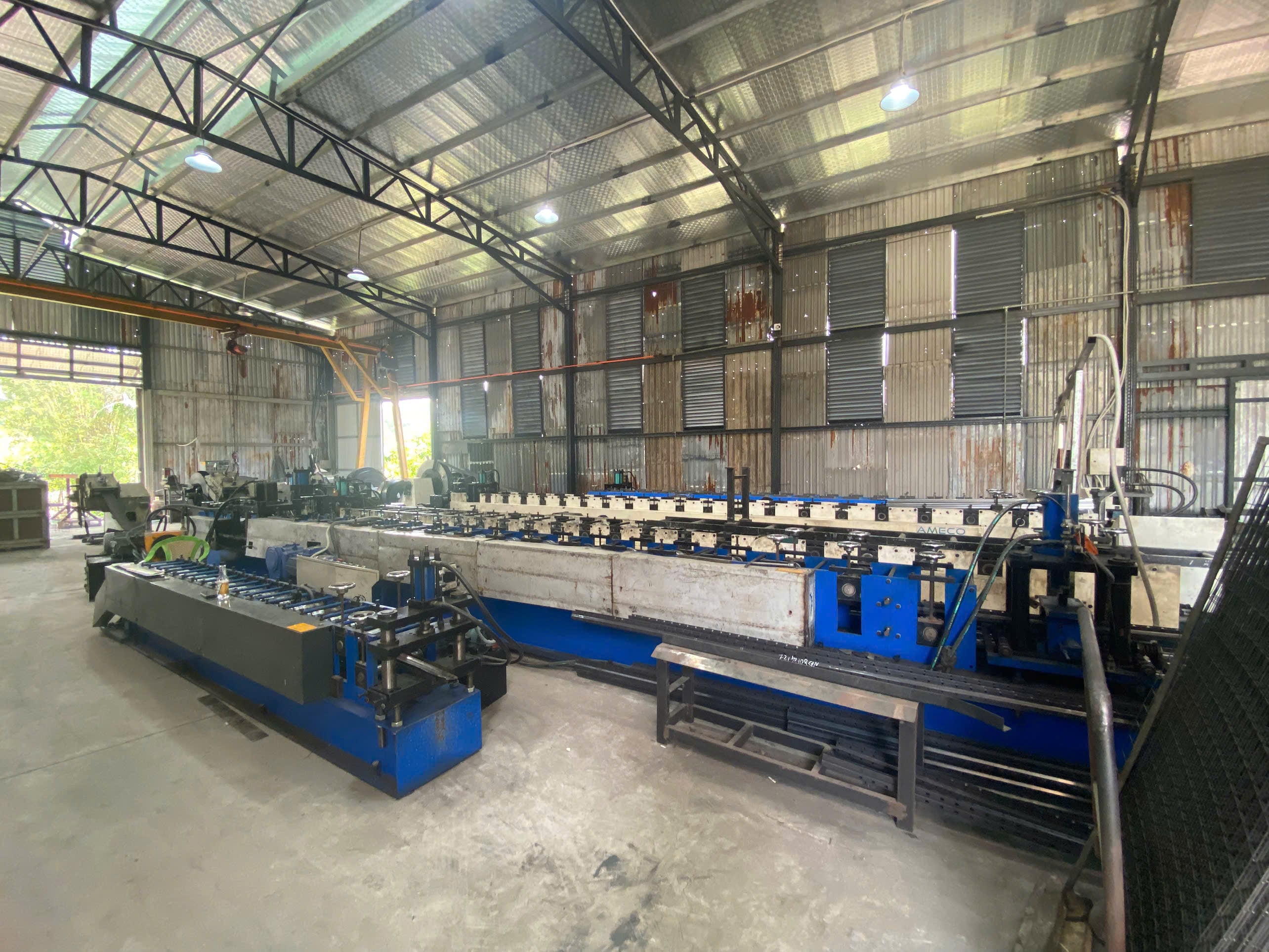 Metal forming machine 3.jpg